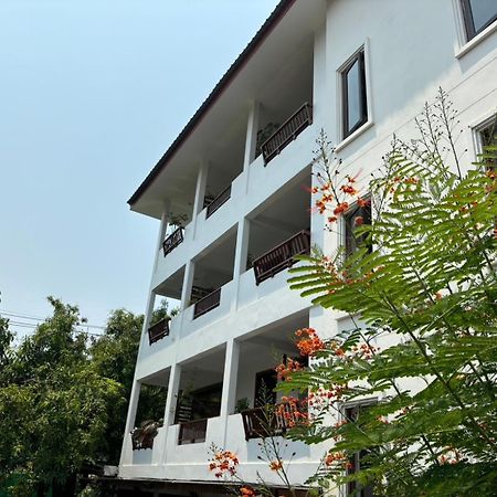 Yindee Stylish Guesthouse Τσιάνγκ Μάι Εξωτερικό φωτογραφία